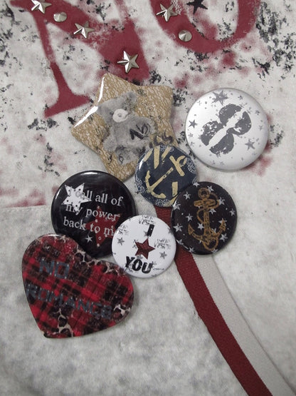 Punk Rock Distressed Design Graphic/Metal Badge Set