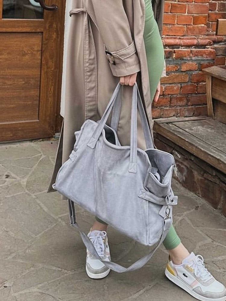 Minimalist Grey One-Shoulder Tote Bag With Zipper Closure