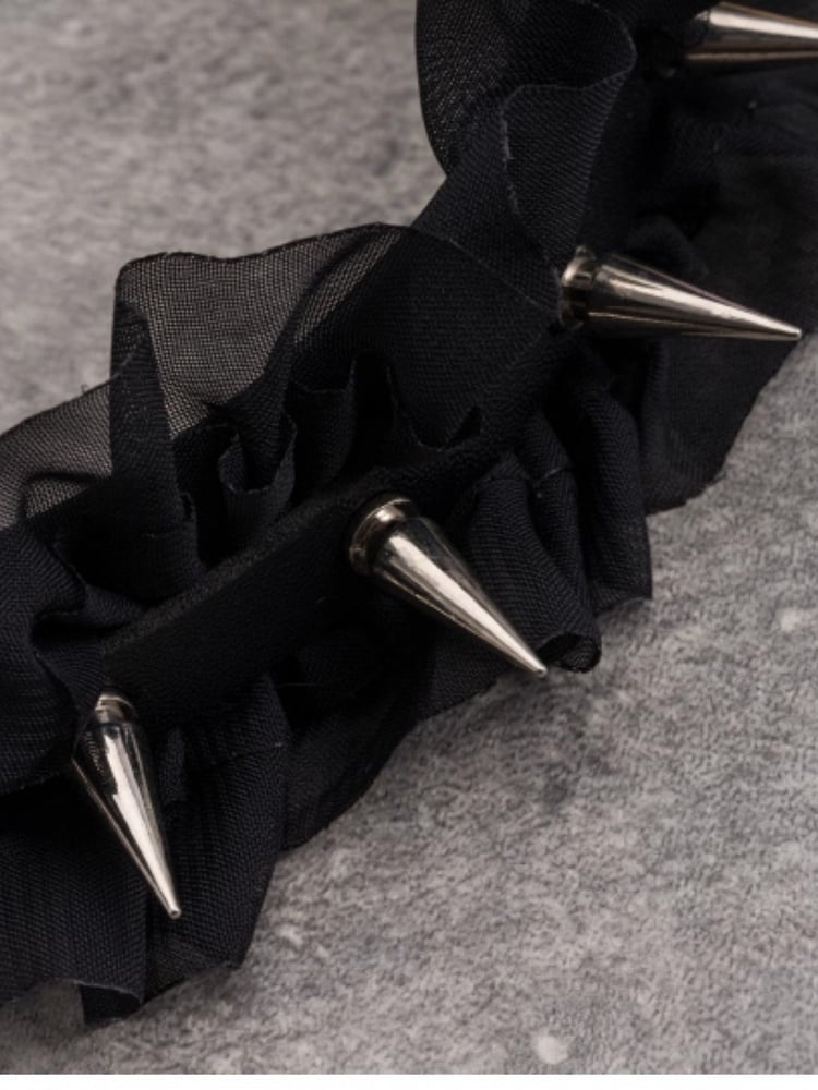 Black Ruffle Trim With Stud KC