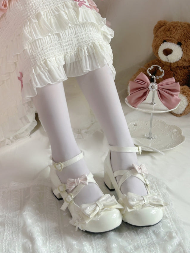 Mid-heel Off-white Mary Janes in PU with Lace Details, Bow & Functional Heart Snap