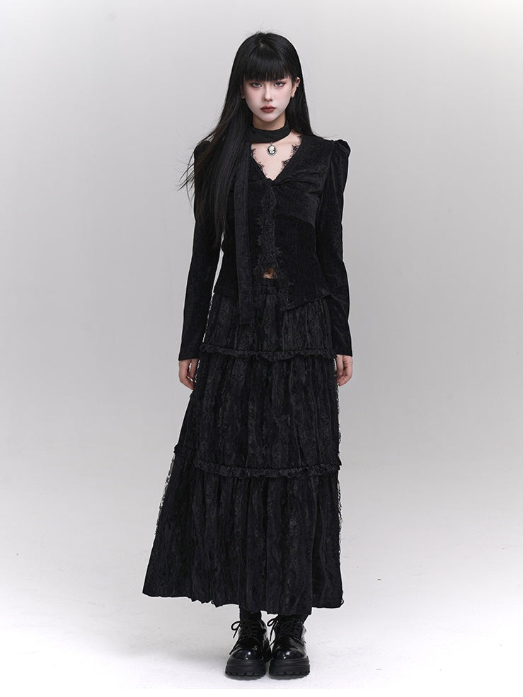 Gothic Black Lace V-Neck Slim-fitting Top
