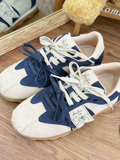 Blue Letter And Bear Decorated Front Lace-up Ties Sneakers