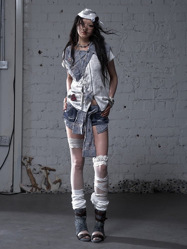 Punk Rock Skeleton and Star Charm White Necklace Keychain