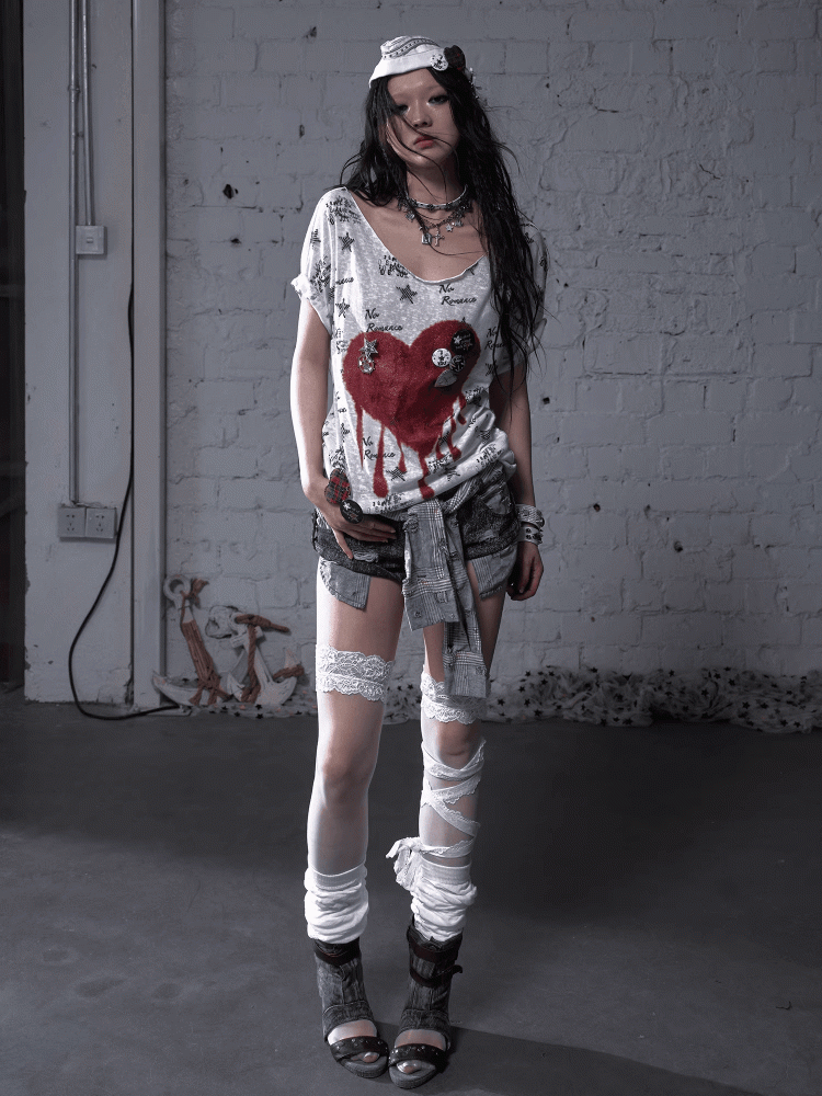 Black/White Distressed Design Navycore Graphic T-shirt