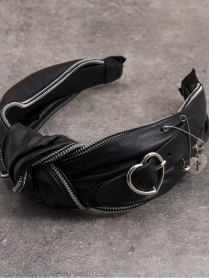 Black Knot With Heart Buckle Decorated Pins Design KC