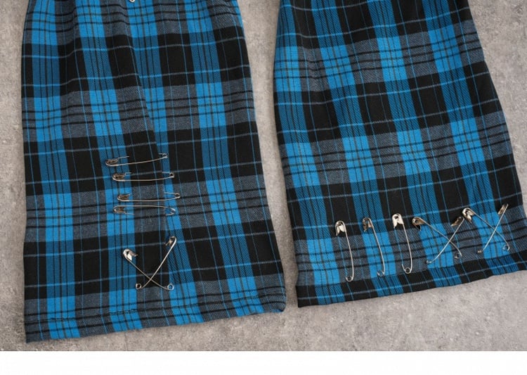Pins Decorated Black and Blue Plaid Leg Sleeves