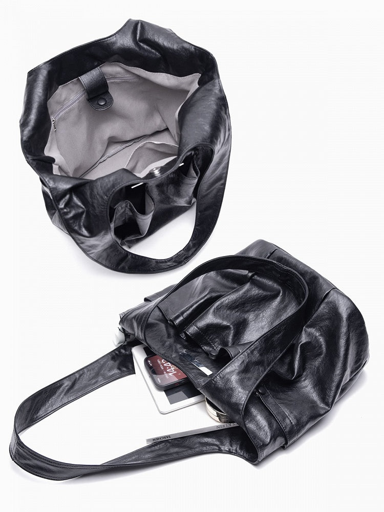 Chic White Single-Shoulder Tote Bag With Triple Pocket Design