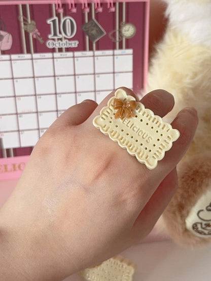 White/Brown Bowknot Decorated Chocolate Ring