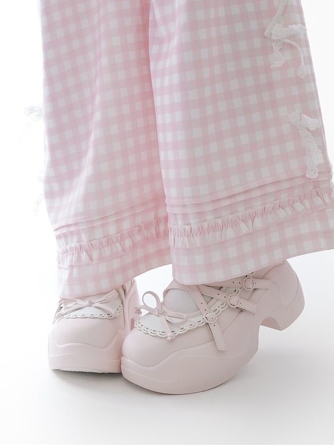 Pink Knotted Bow at Top Crisscross Design Platforms