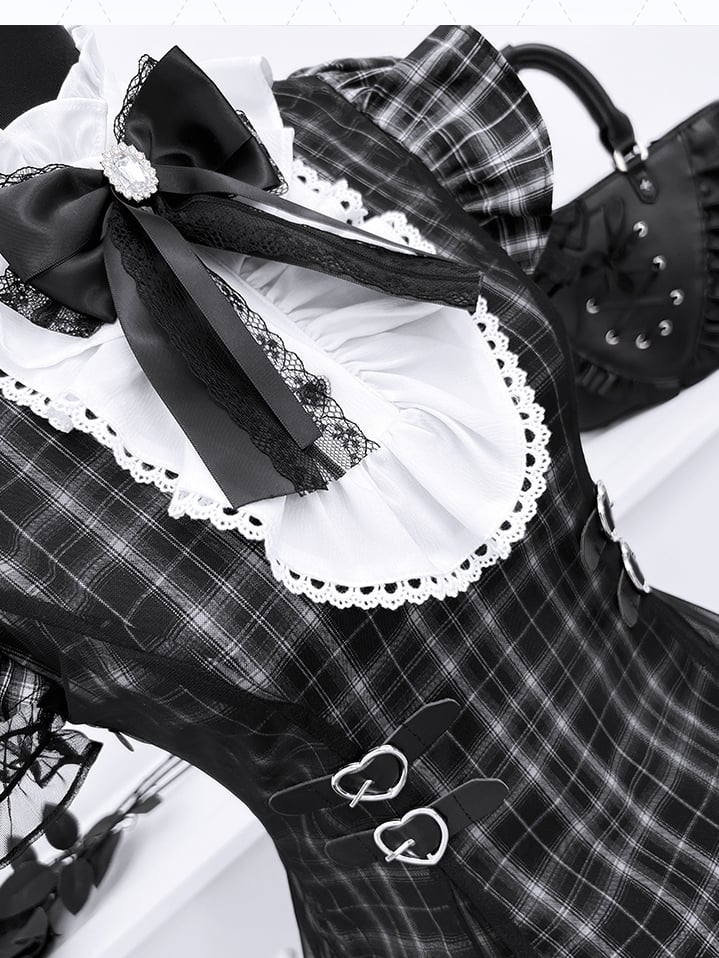 Jirai Kei Flutter Sleeves Heart Buckles Waist Black Plaid Dress with Mesh Overlay