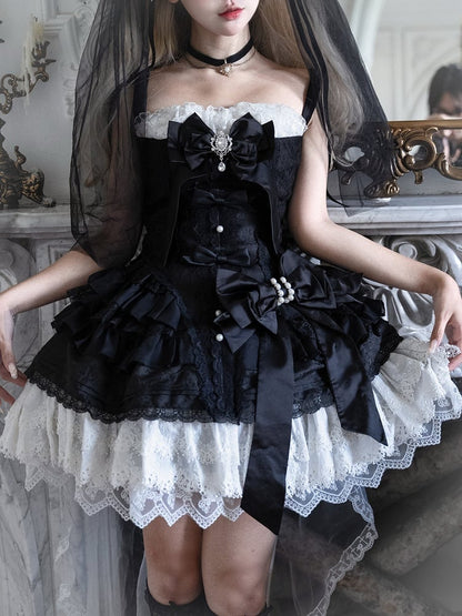 Black and White Bows Decorated Tiered Skirt Gothic Lolita Dress