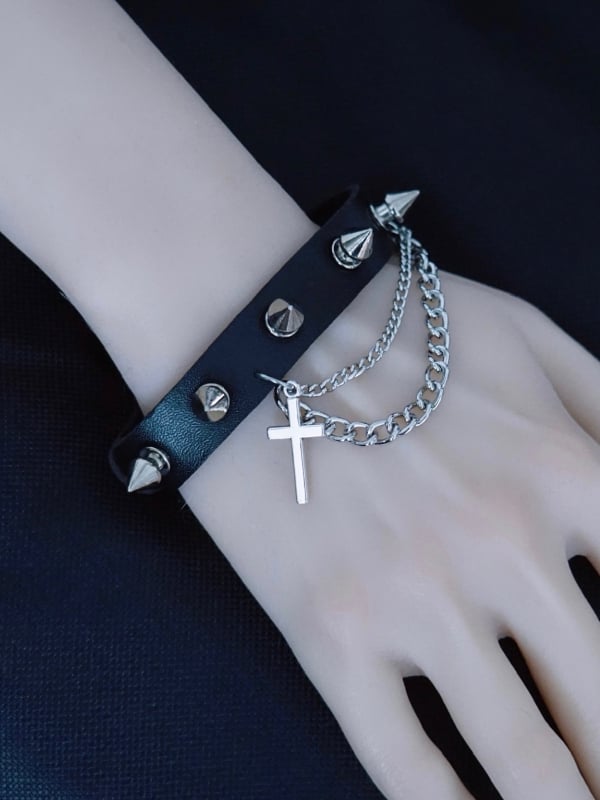 Black Gothic Cross And Chain Charm Studs Decorated Bracelet