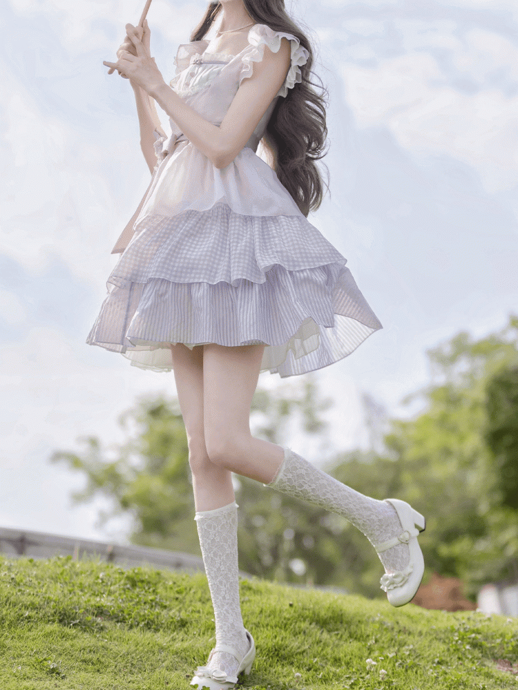 Sweet Lavender Flutter Sleeves Dress Tiered Skirt with Floral Brooch and Waist Belt