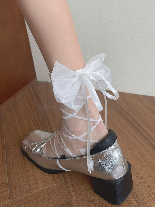 Bowknot Details Semi-sheer White Socks