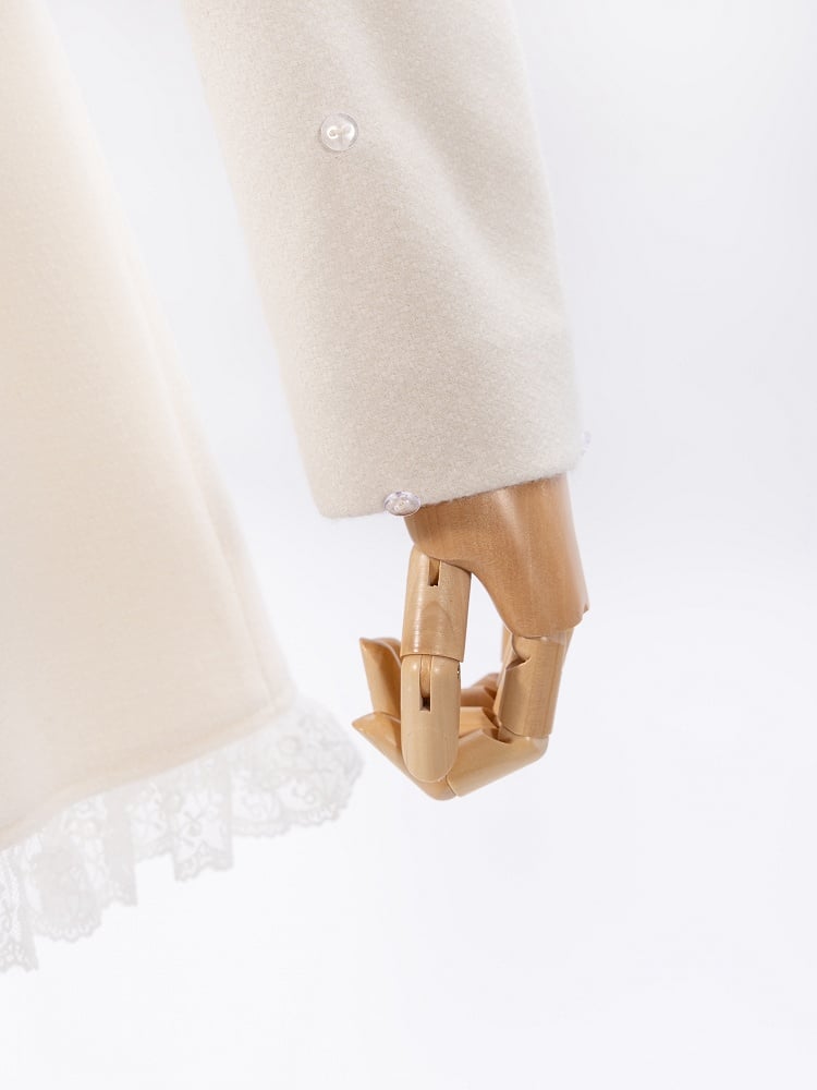 Creamy Jirai Kei Butterfly Buckles Closure Coat with Detachable Plush Collar and Cuffs