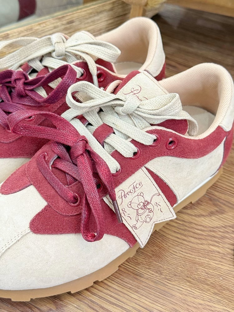 Red Letter And Bear Decorated Front Lace-up Ties Sneakers