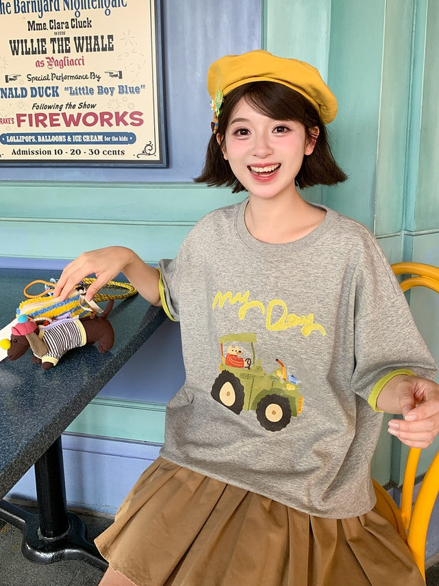 Gray Round Neck Cartoon Tractor Print Loose T-shirt