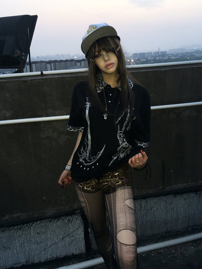 Black Y2K Punk T-Shirt with Subcultural Print & Leopard Collar