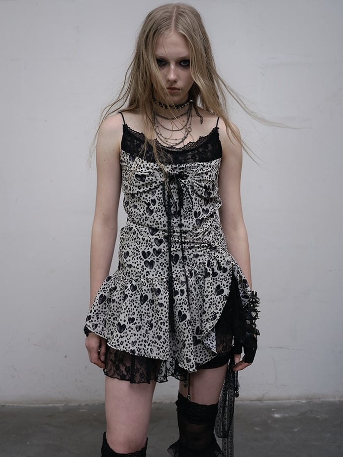 Black&White Glamorous Self-tie Strap Lace Trim Heart Print Asymmetrical Hem Cami Dress
