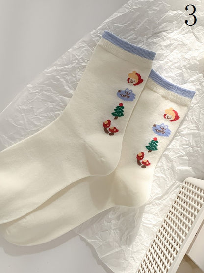 4 Options White Calf Socks With Apple and Floral Print