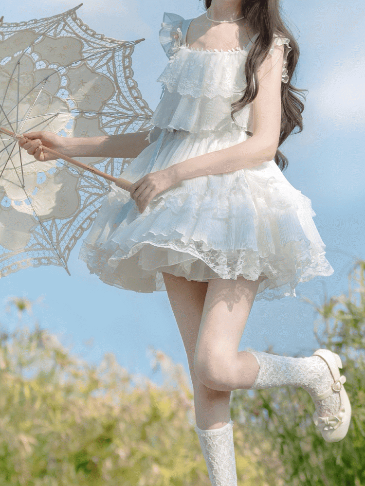 Sweet White Tiered Lace Trim Flutter Sleeves Dress with Brooch and Waist Belt