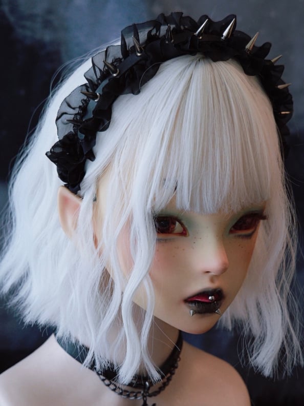 Black Ruffle Trim With Stud KC
