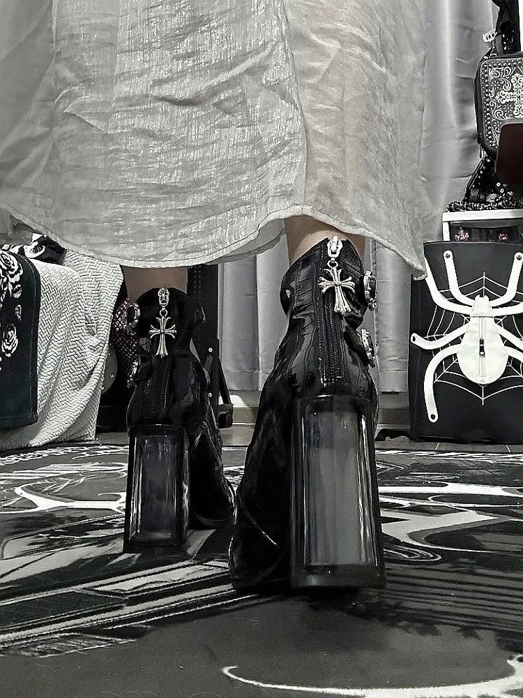 Clearance-Size 37 Polished Black Gothic 10CM Crocodile Buckle Straps High Block Heels