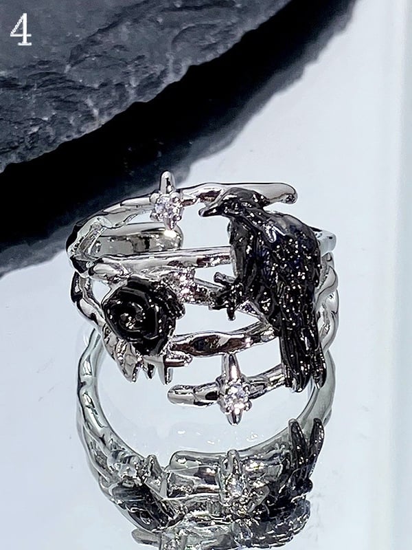 7 Options Raven Design Gothic Ring