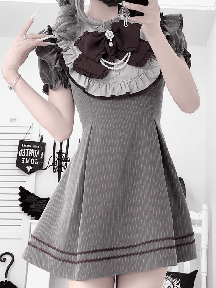 Jirai Kei Ruffle Neckline Puff Sleeves Gray Striped Dress with Free Bowtie