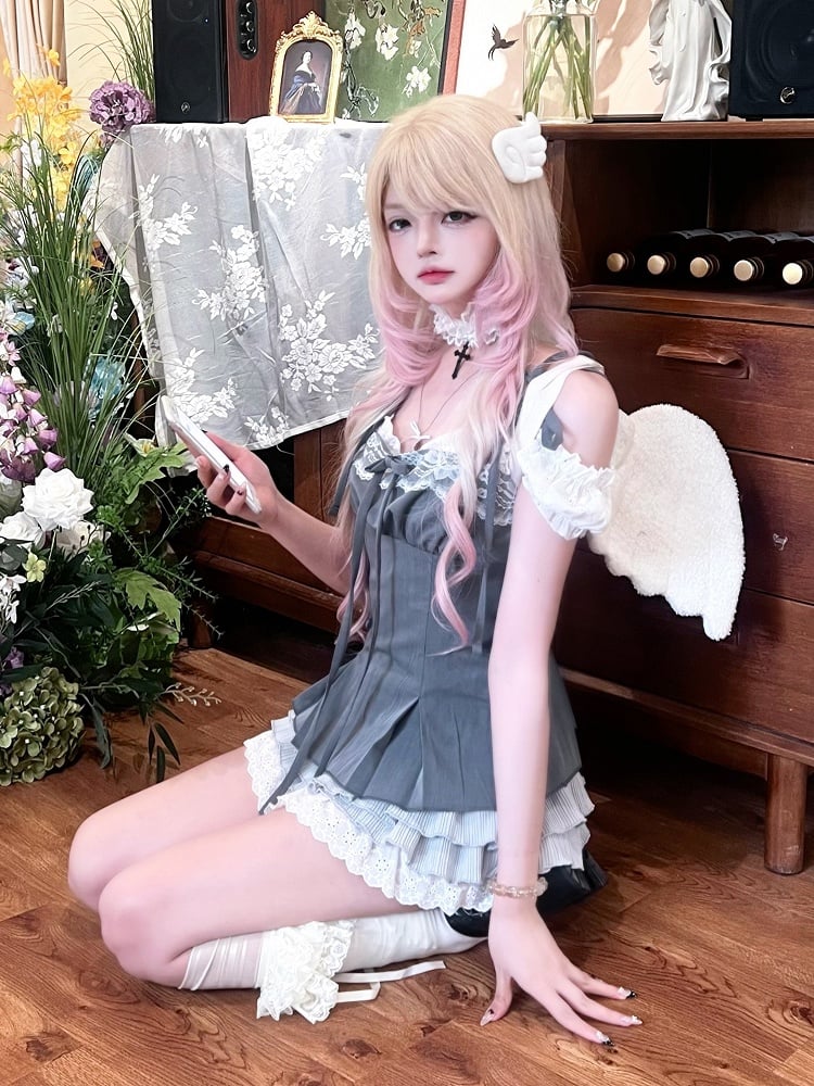 Elegant Light Gray Tiered Skirt with Lace Hem