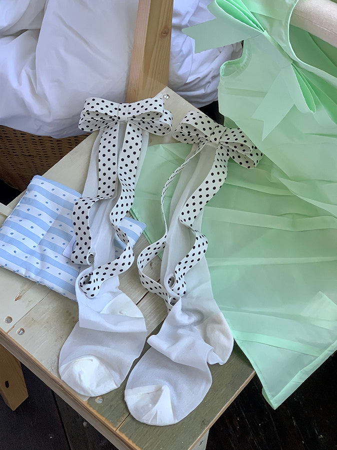 White/Black Polka-dot Pattern Bowknot Design Under-knee Stockings