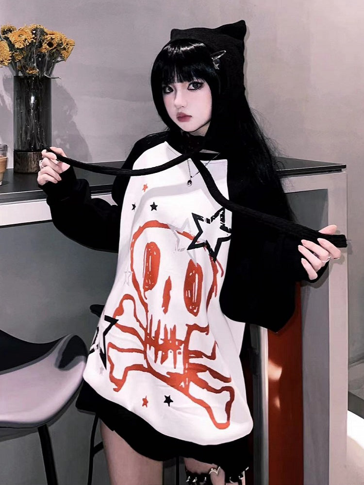 Skull and Stars Print Black and White Sweatshirt