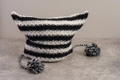 Heart Buckles Gothic Black and White Striped Knitted Hat with Chain