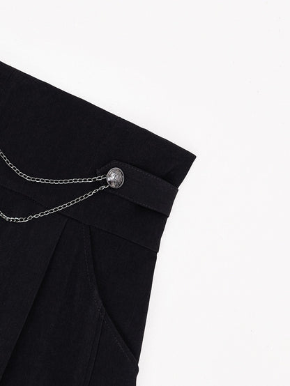 Ouji Fashion Silver Chains and Buttons Decorated High Waist Black Straight-leg Shorts