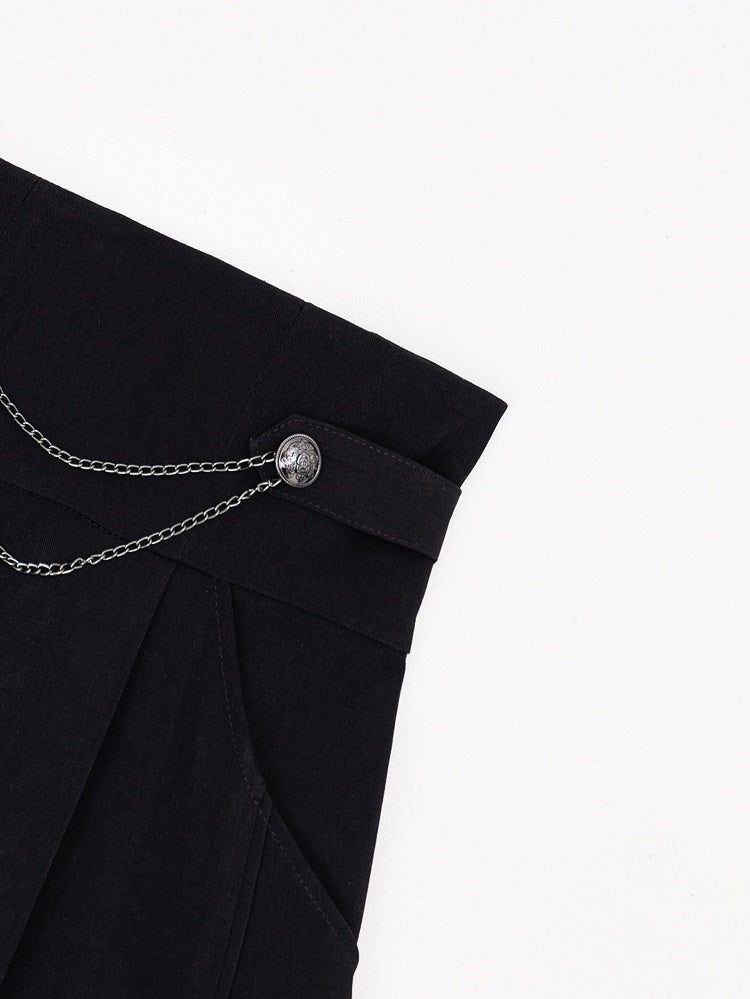 Ouji Fashion Silver Chains and Buttons Decorated High Waist Black Straight-leg Shorts