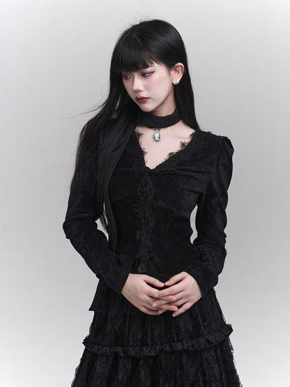 Gothic Black Lace V-Neck Slim-fitting Top