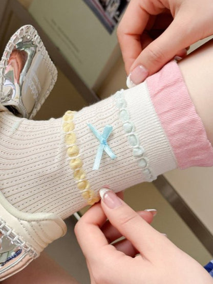 4 Options White Calf Socks