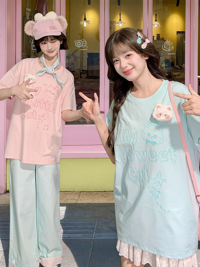 Pink/Mint Blue Round Neck Kitty Print Loose T-shirt with Kitty Plushie