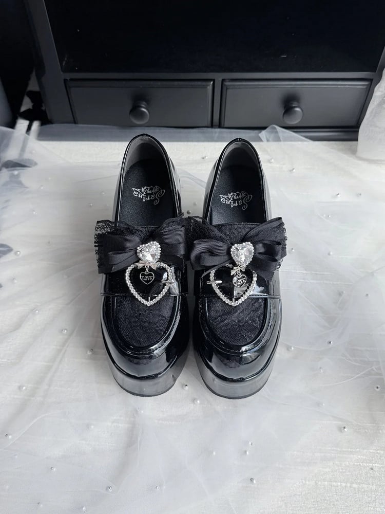 Jirai Kei Black Slip-On Platform Shoes: Round Toe with 9.5cm Block Heel, Bow & Heart Rhinestone Detail