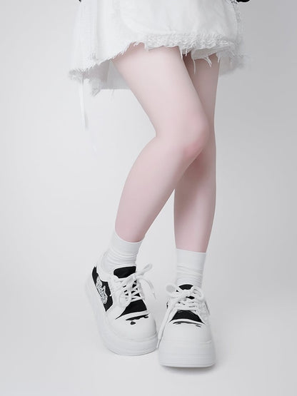 Black & White Otaku-Kwaii Platform Shoes - Lace-Up Design with Letter Print & Raw Edge Trim