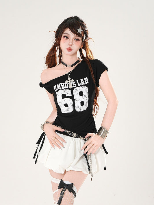 Asymmetrical Neckline Number Print White/Black Slim-fitting T-Shirt