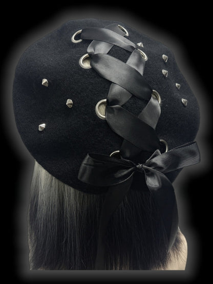 Y2K Black Lace-up Detail Studs Design Wool Beret