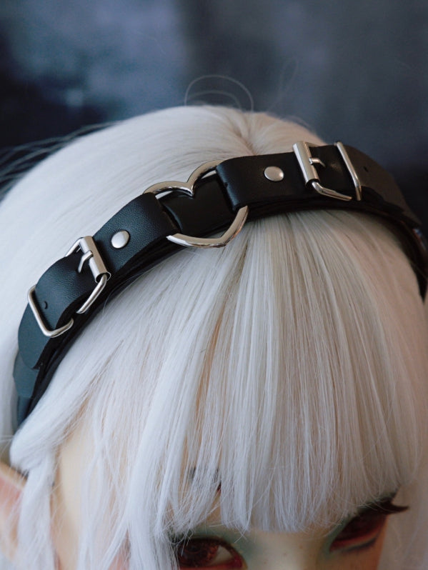 Black Gothic Buckle Decorated Heart Design KC