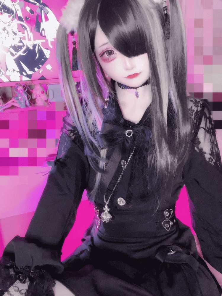 Jirai Kei Light Blue/Black & Pink/Black Cutout Shoulder Sweetheart Buttons Embellished Blouse