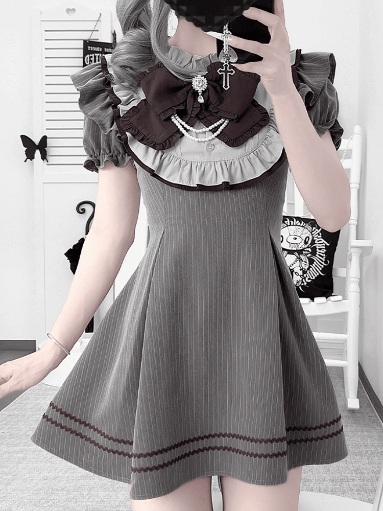 Jirai Kei Ruffle Neckline Puff Sleeves Gray Striped Dress with Free Bowtie
