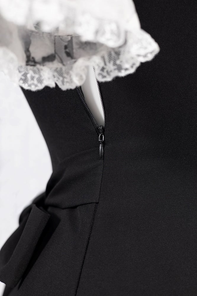 Jirai Kei Three Pieces Set Short Puff Sleeves Top Black Shorts and Grey Floral Print Cape