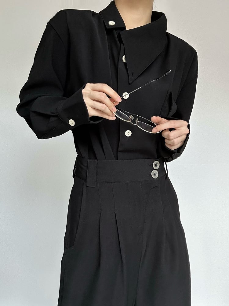 Ouji Lolita Vintage Black Fold-Over Collar Shirt with Buttoned Placket
