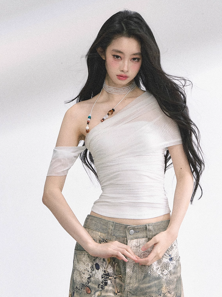 White/Black Asymmetrical Neckline Slim-fitting T-shirt Beaded Halter Top