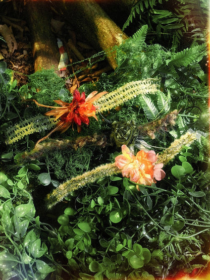 Fairy Goth Red / Green Flower Choker
