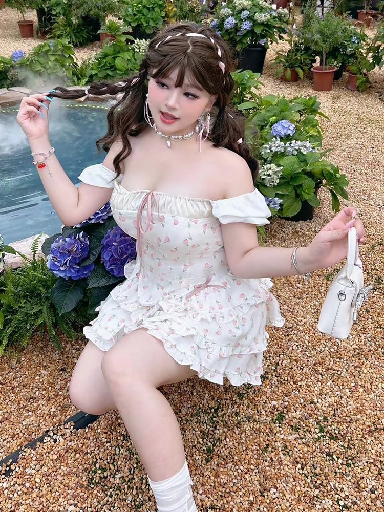 Plus Size White Tulips Print Sweet Bowknots Tiered Skirt